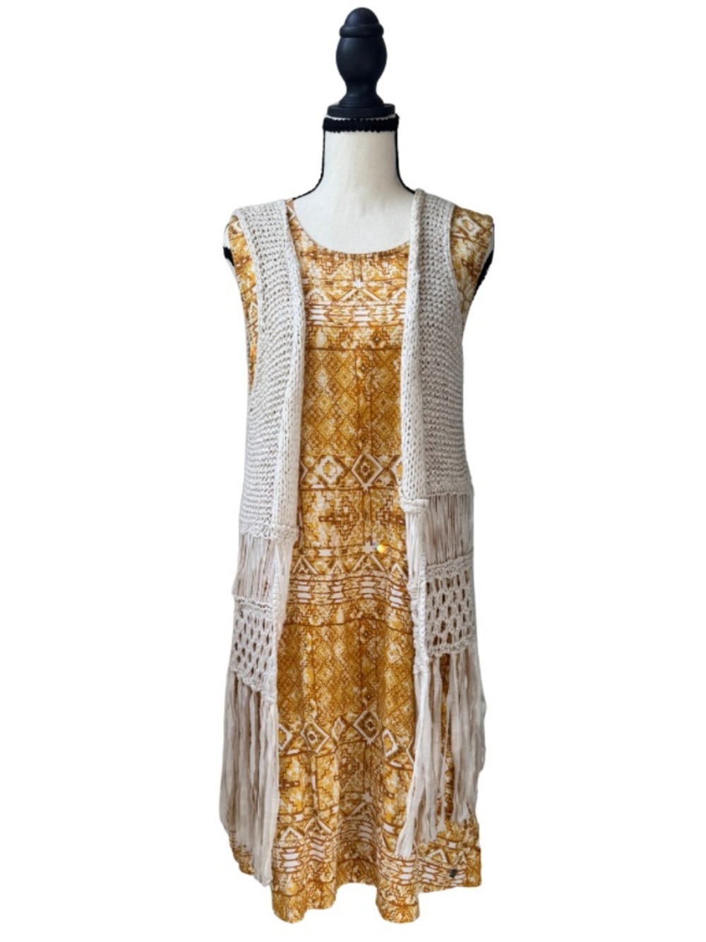 Roxy Boho Shift Dress + Painted Threads Crochet Fringe Vest Bundle M 🤍🌼